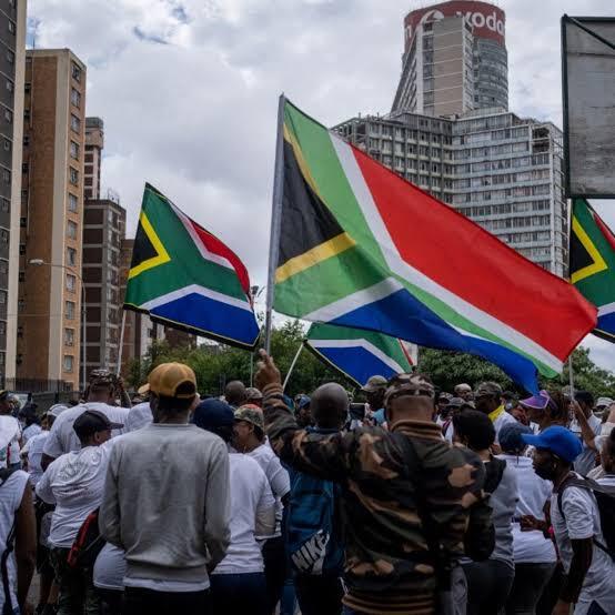 Afrique du Sud : des manifestants menacent les immigrés en situation irrégulière
