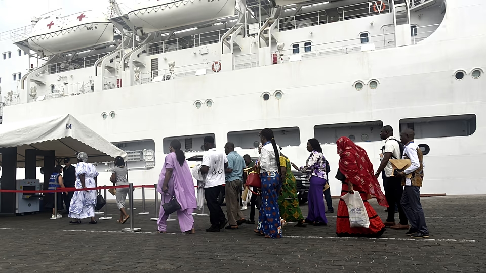 Côte d’Ivoire : un navire-hôpital chinois offre des soins gratuits à Abidjan