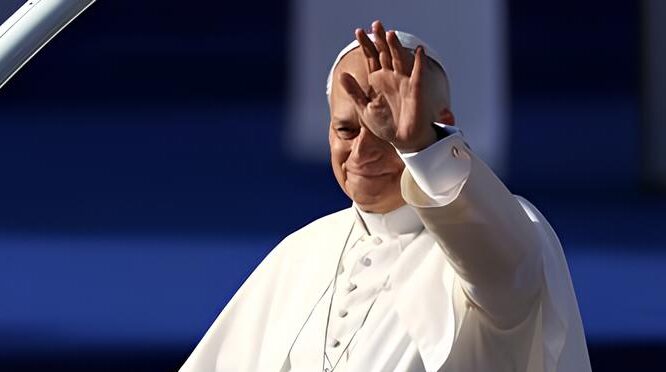 Le pape Léon XIV a-t-il « refusé » de serrer la main d’un membre du clergé noir lors de sa visite à Metz ?